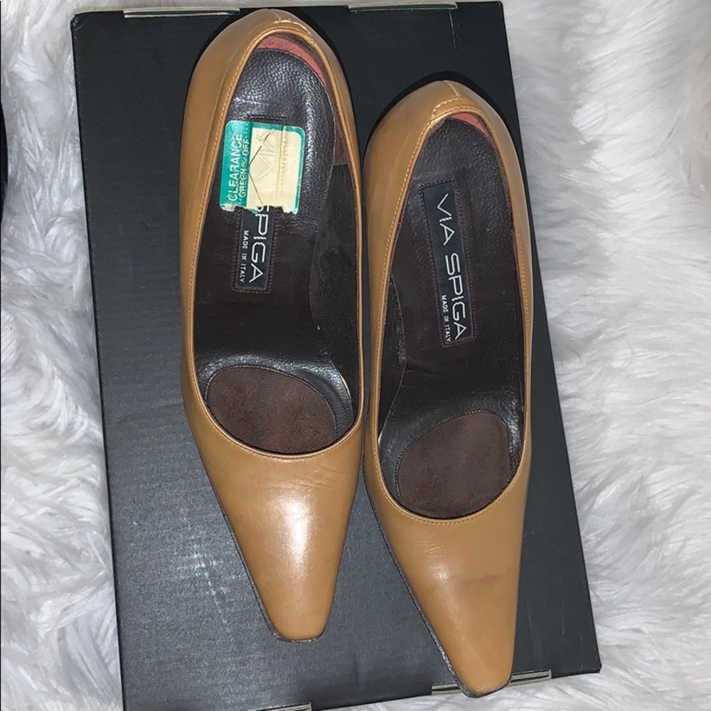 Size 4 (US) Via Spiga Camel Brown Kitten Heel